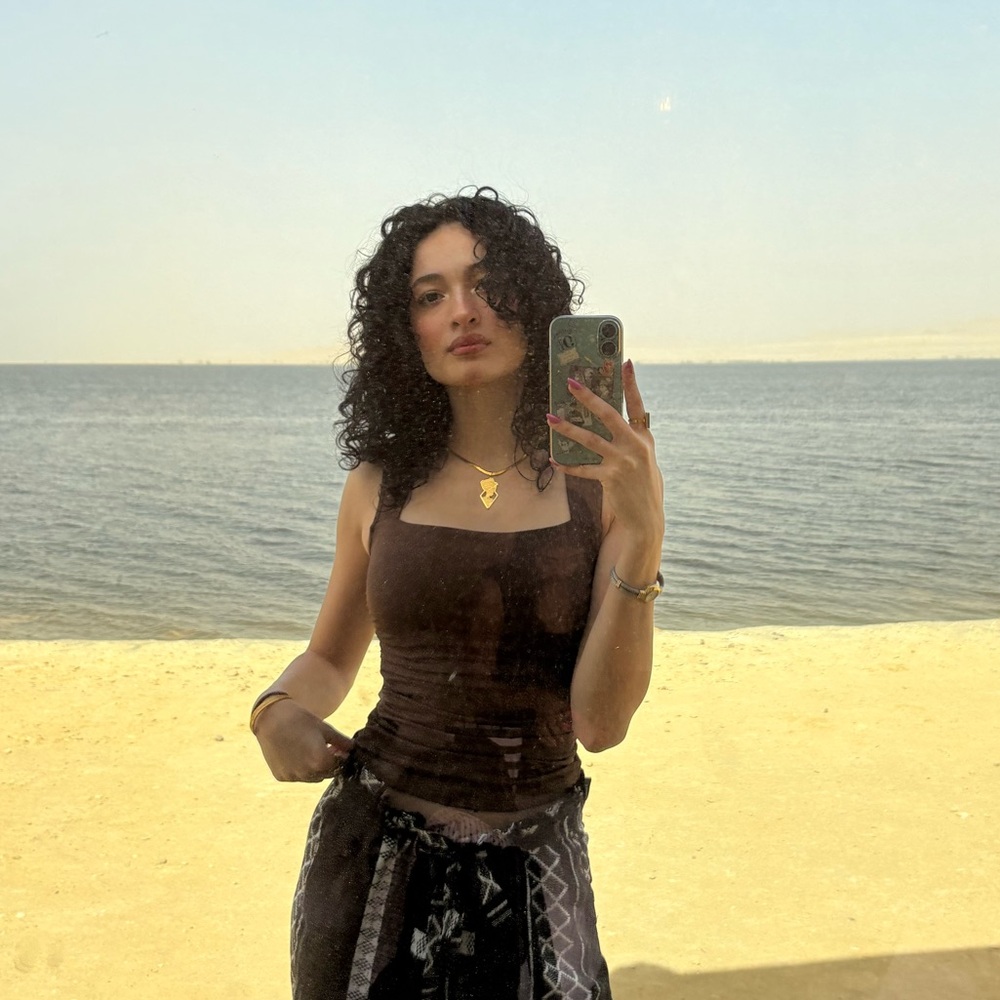 Meet your Posher, Aleya